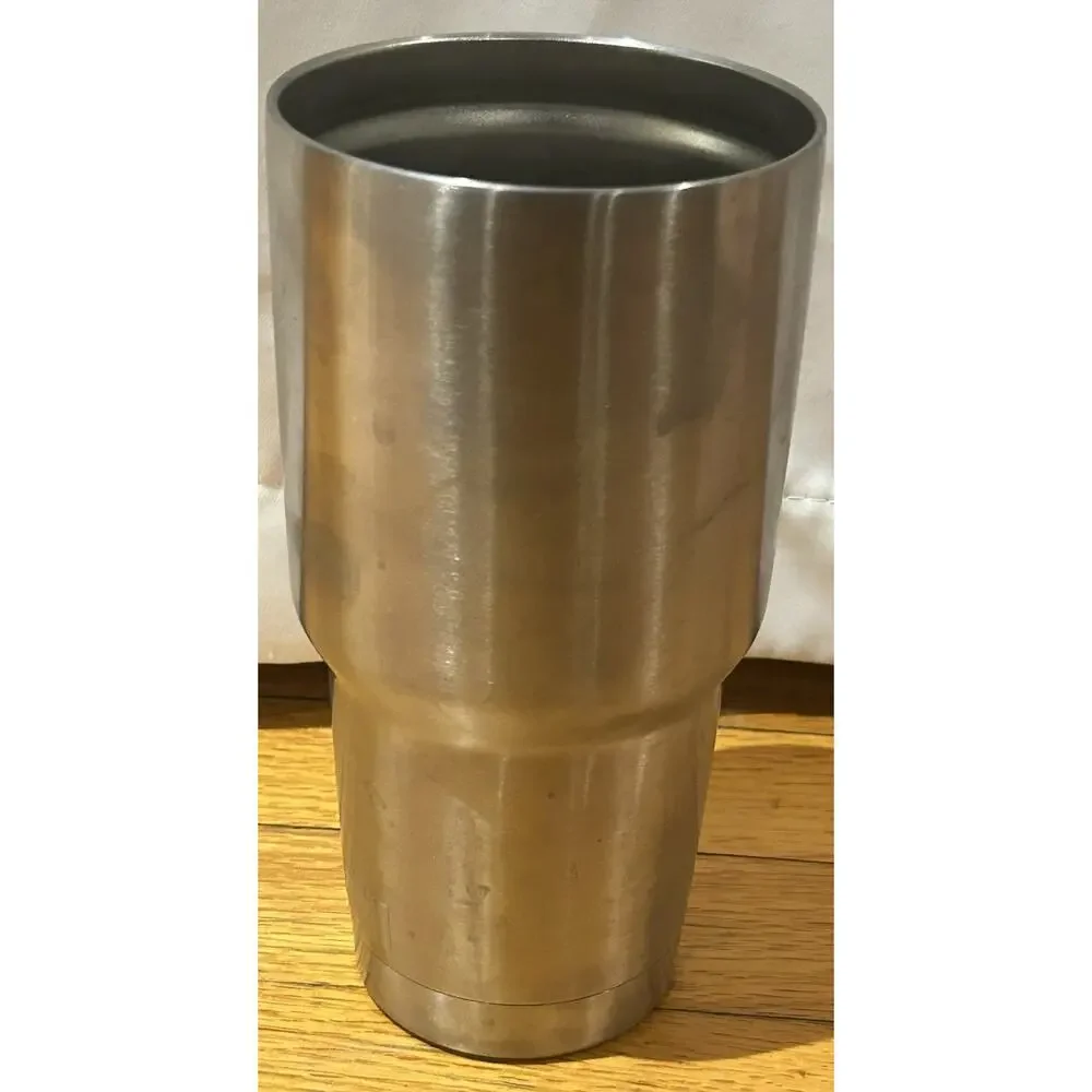 Yeti 30 oz Rambler Tumbler in Stainless Steel